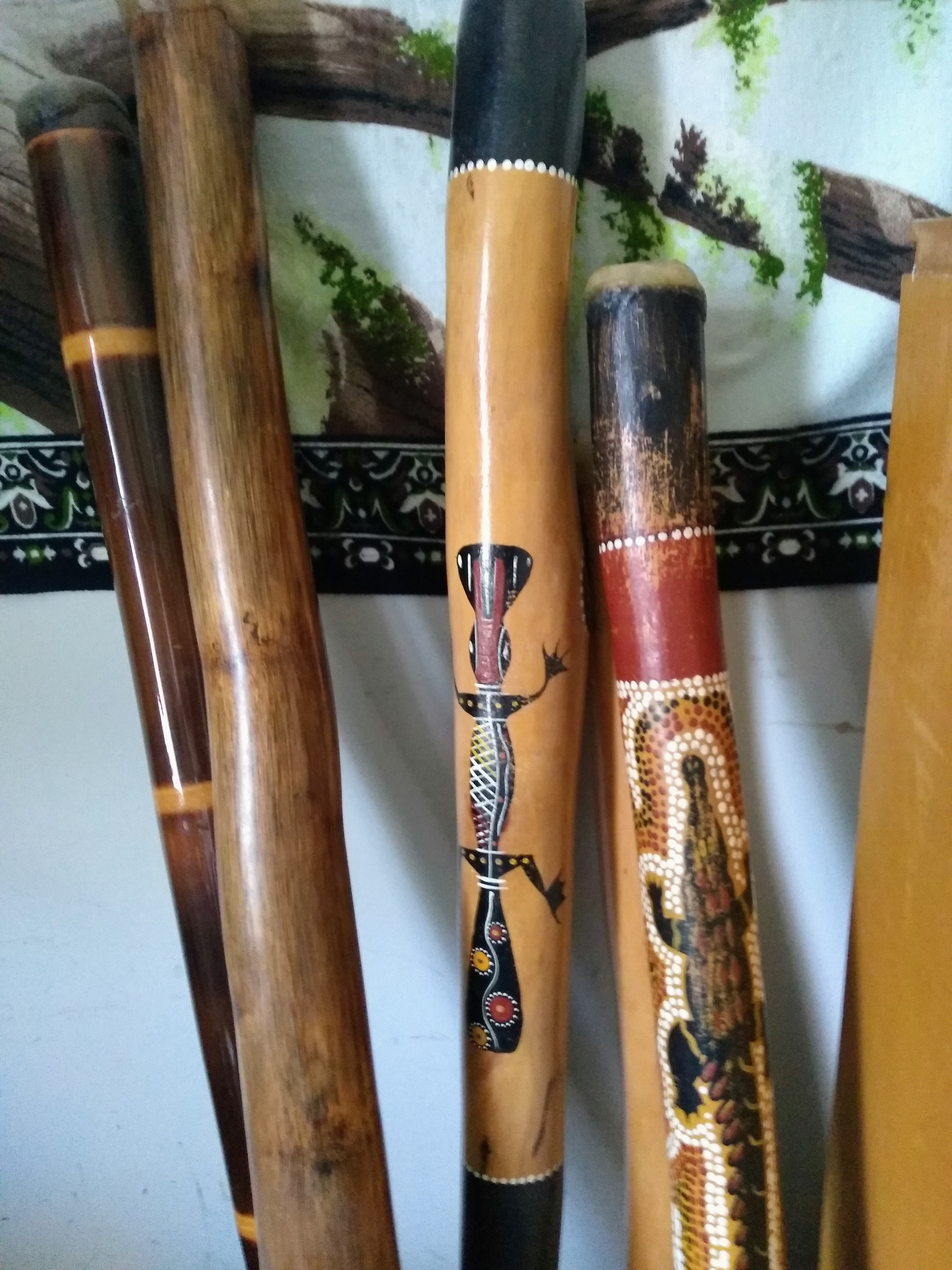 https://www.lessonface.com/sites/default/files/field/image/didgeridoo-photo.jpg